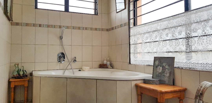 3 Bedroom Property for Sale in Sandbaai Western Cape